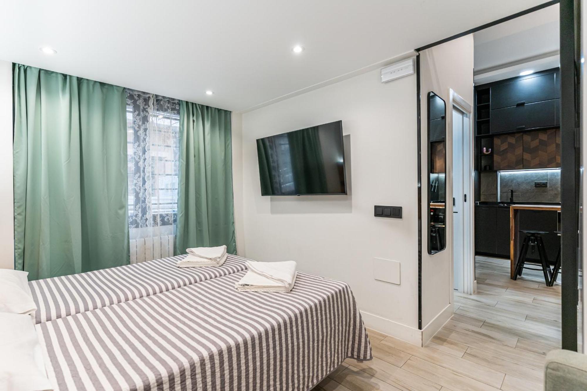 Cc Atocha Apartments Мадрид Екстериор снимка
