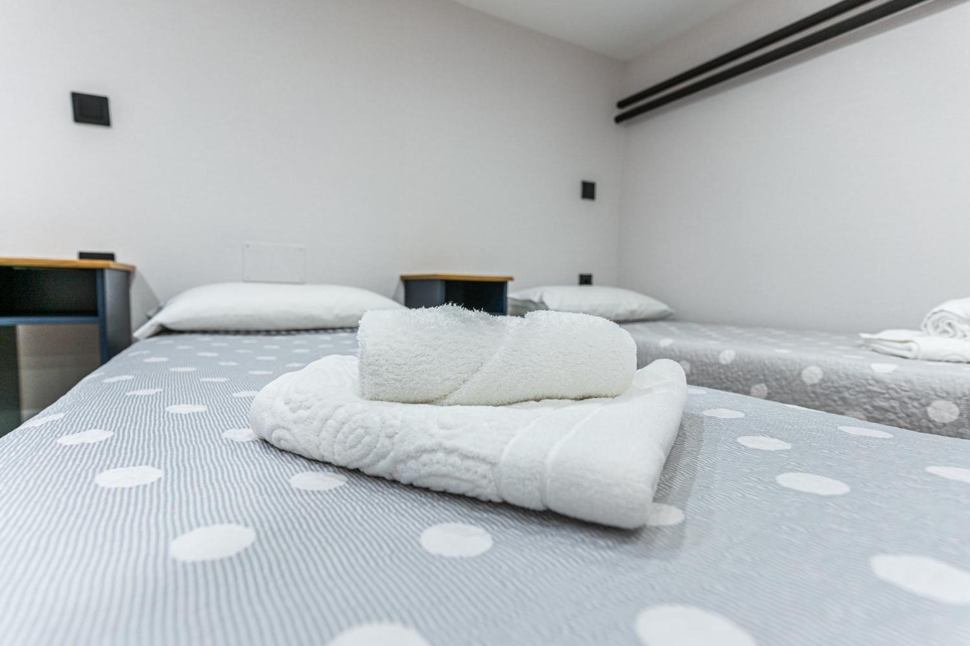 Cc Atocha Apartments Мадрид Екстериор снимка