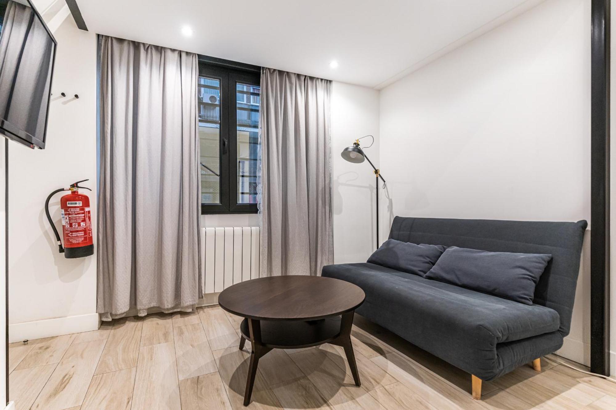 Cc Atocha Apartments Мадрид Екстериор снимка